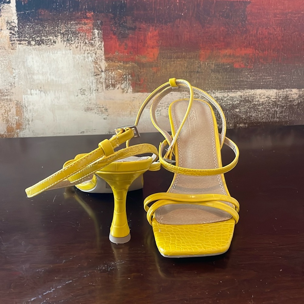 Yellow strappy heels